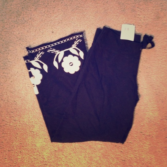 Lucky Brand Black flower embellished sweats - Picture 1 of 2