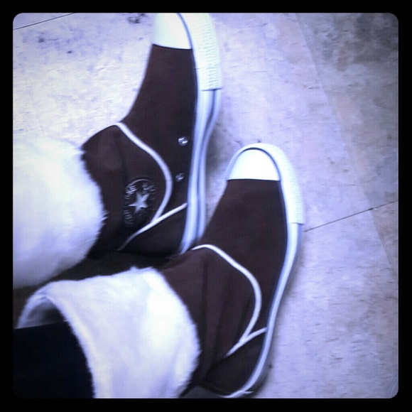 Converse booties - Picture 1 of 2