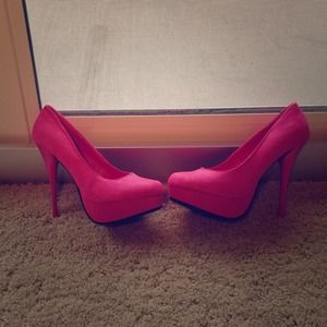 🎀Charlotte Russe Fuchsia Pink Pumps🎀