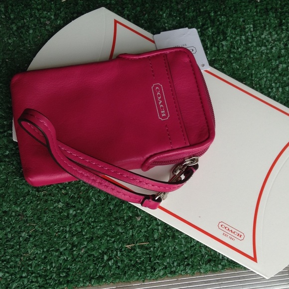 Coach Handbags - Coach wristler original new