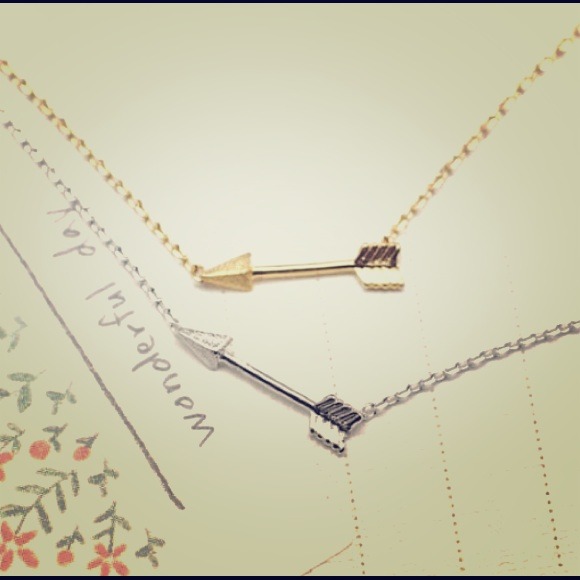 GOLD ARROW BRACELET✨✨✨✨