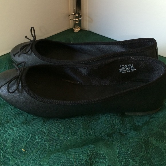 H&M black flats size 5