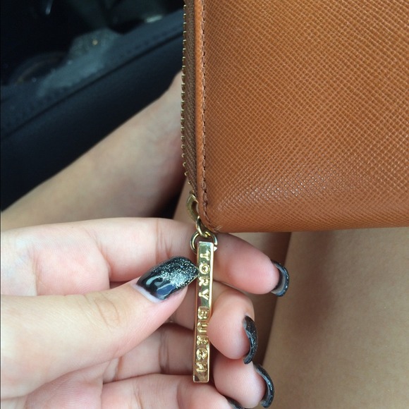 Tory Burch Wallet 😍