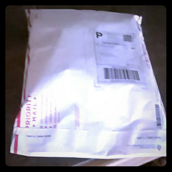 Shipped 😘😘 - Picture 1 of 2