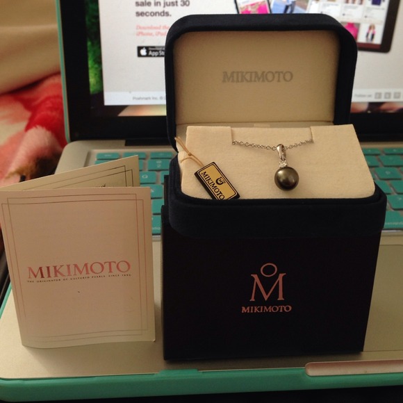 🚫SOLD!🚫 Mikimoto 9mm Black Pearl & Diamond 18k - Picture 3 of 4