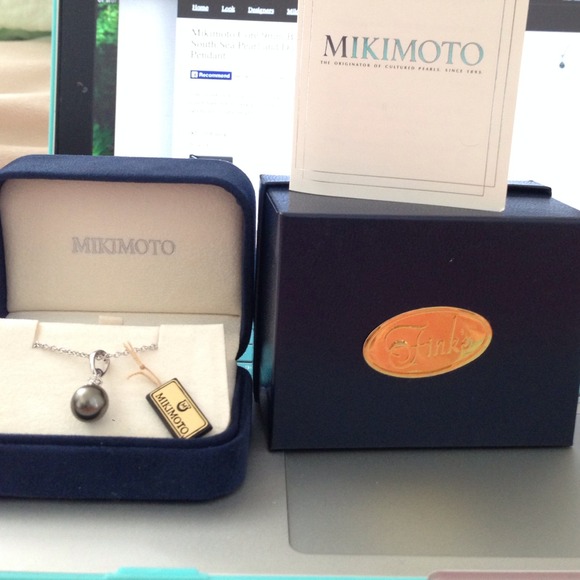 🚫SOLD!🚫 Mikimoto 9mm Black Pearl & Diamond 18k - Picture 4 of 4