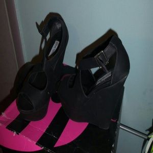 Steve madden wedges!!!!