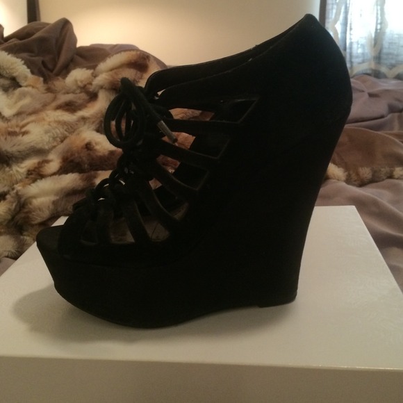 Steve Madden Watchout wedge