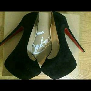 🚫Christian Louboutin 🚫 Hold for @lmhsblonde