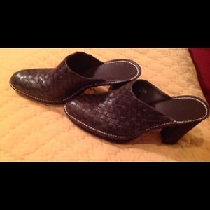 Brown Donald Pliner Woven Mules NWOT