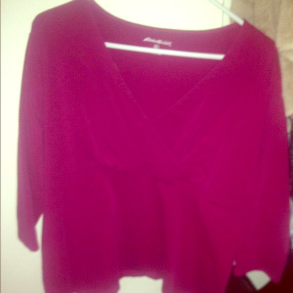 3/4 sleeve fuchsia blouse
