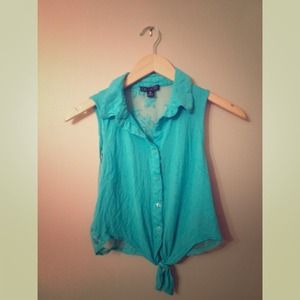 Love Culture lace-back crop top!