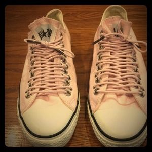 Converse Shoes baby pink. So cute! Mint condition!