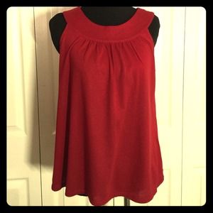 Dark red tank