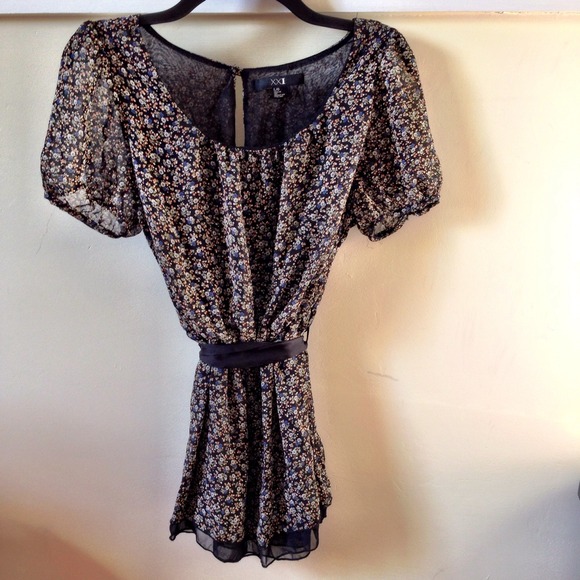 NWOT Floral Blouse