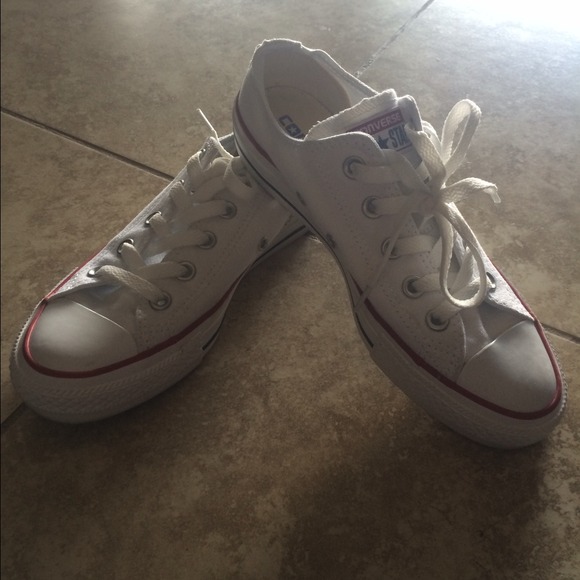 White Converse All Star Chucks