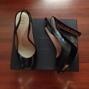 Herve Leger Black leather platform peep toe