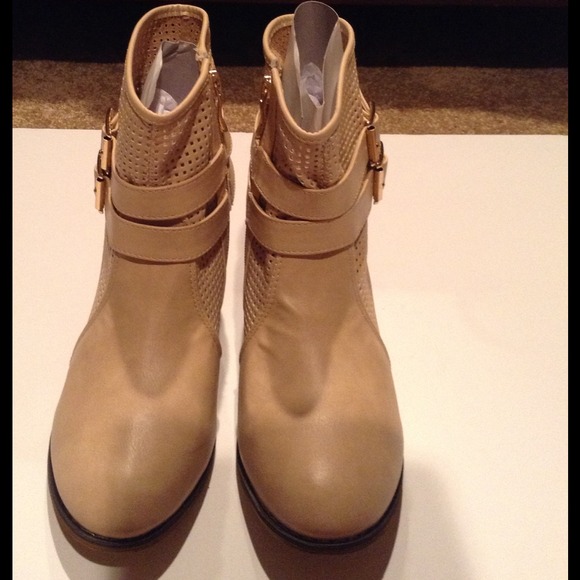 Machi Shoes - Ankle length boots NIB HP Gifted to Alicia ❌❌❌❌❌❌