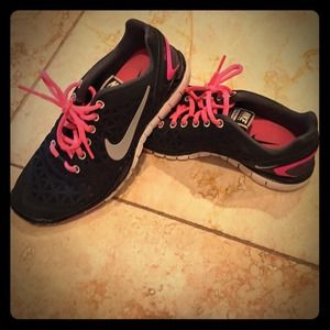 Black and pink Nike