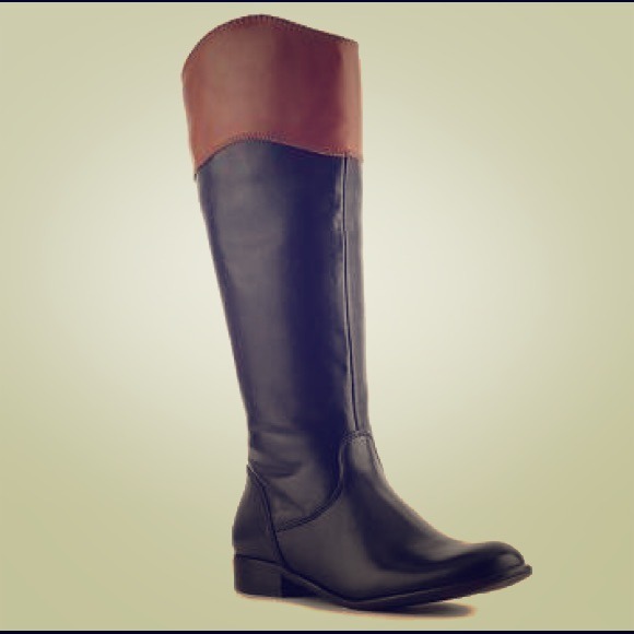 💄🌂 Ciao Bella Two-Tone Boots 🎀