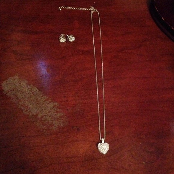Earrings and necklace set
