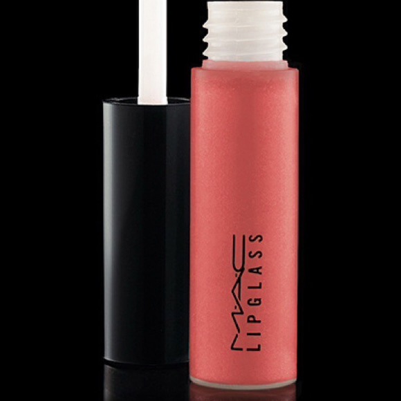 Sold......💋 MAC LIPGLASS 💄