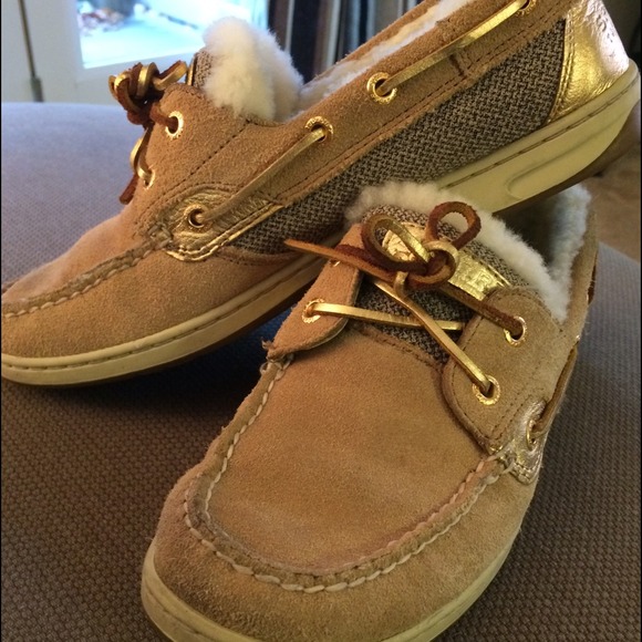 ✨ Gold fur-lined Sperry loafers ✨