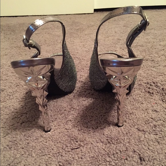 n by Nicole Miller heels! Worn once! - Picture 2 of 4