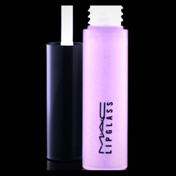 Sold......💋MAC LIPGLASS 💄