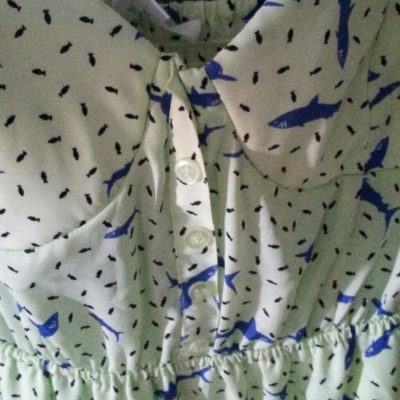 *SOLD * Small BCBG Generation - Picture 2 of 4