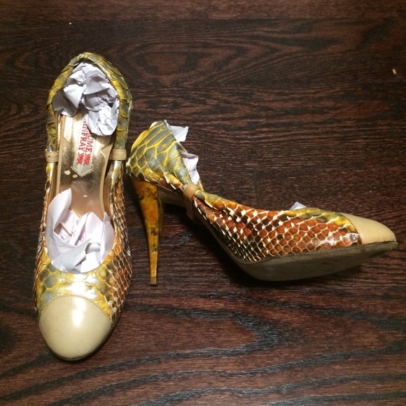 Guillaume hinfray pumps