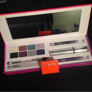 Clinique set mascara eye shadows eye pencils