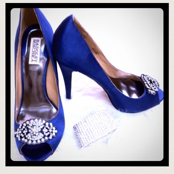 Stunning blue heels - never worn!