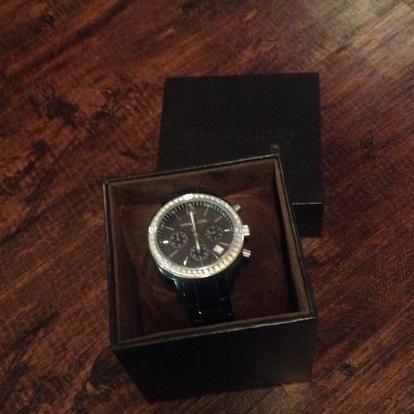 Michael Kors Black/silver Ceramic Watch - Picture 4 of 4