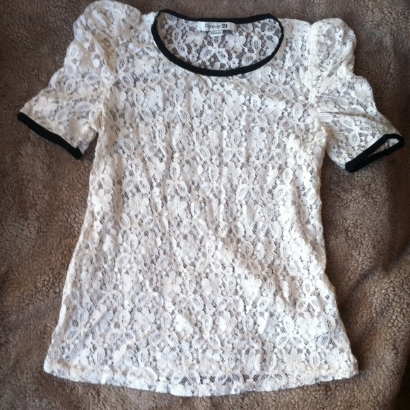 Cream Lace Ruffle Sleeves
