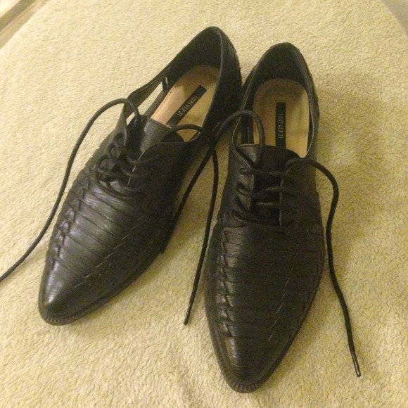 Forever 21 cutout oxfords