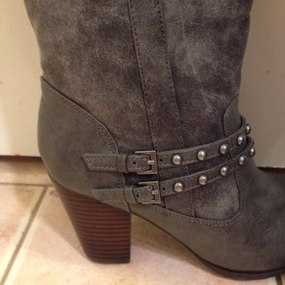 SOLD NEW knee high boots - Picture 3 of 3