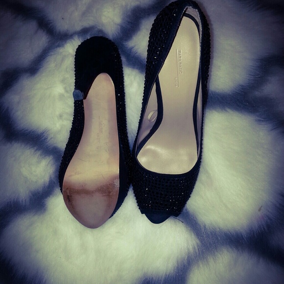 Shoes - Picture 3 of 4