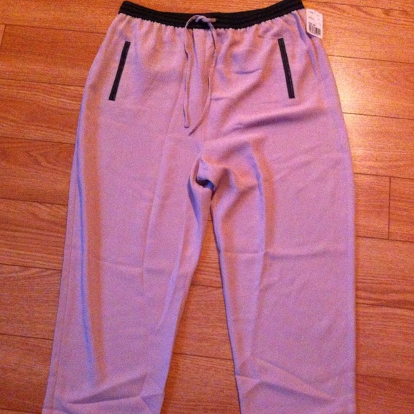 Forever 21 beige pants/leather black