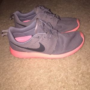 Nike roshes