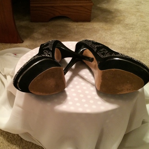 Shoes - Picture 3 of 3
