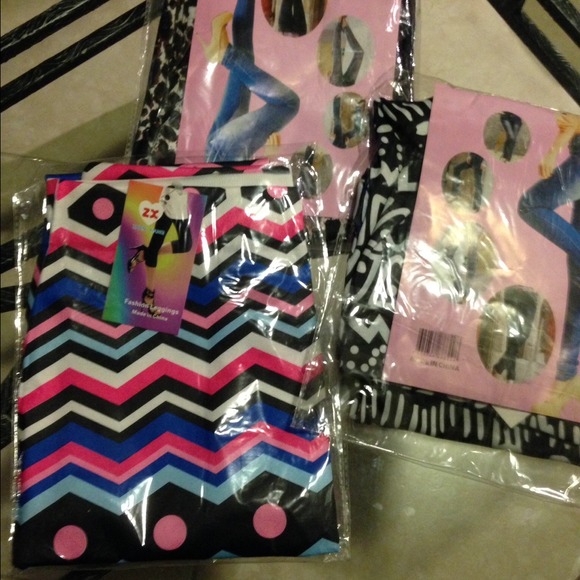 Leggings one size- ON SALE! Each one just $9.00 - Picture 3 of 3