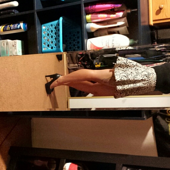 Patterned skirt - Picture 3 of 3