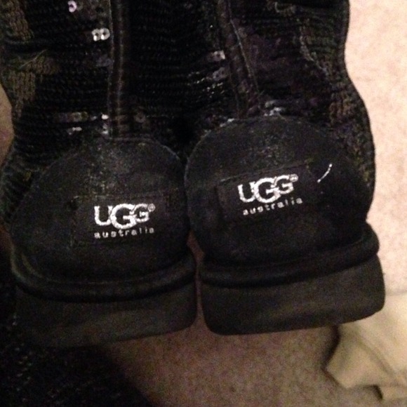 Black sequined Uggs - Picture 2 of 4