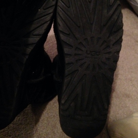 Black sequined Uggs - Picture 3 of 4