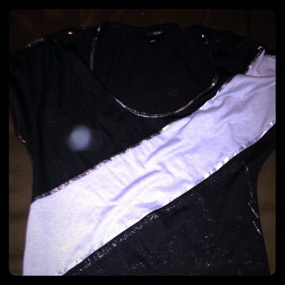Buckle dress shirt