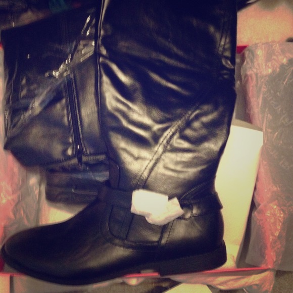 Brand new in box black boots