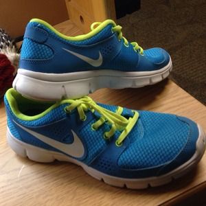 Womens NIKE Shoes