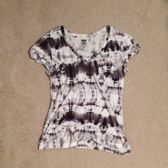 Tye-dye Vneck!