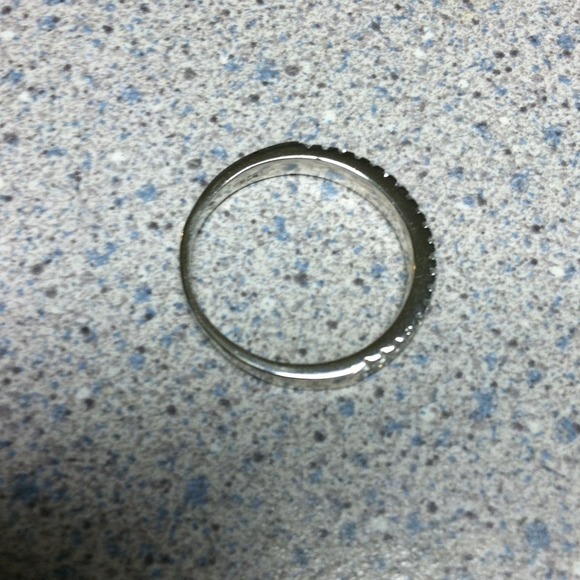 Ring SALE - Picture 3 of 4